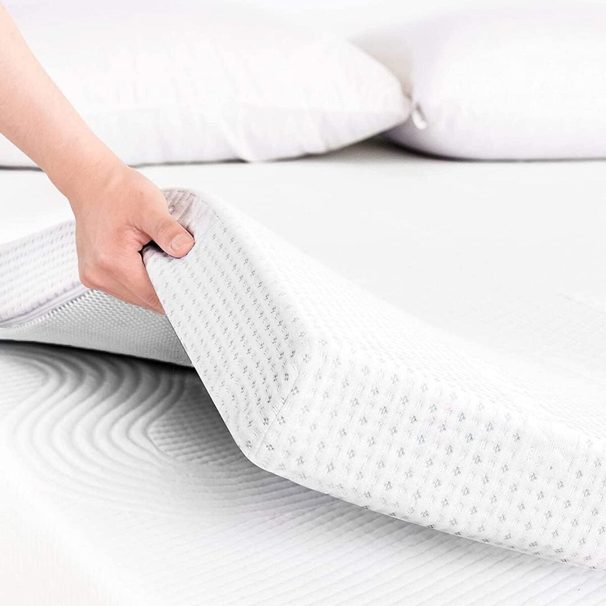 Test : surmatelas en mousse à mémoire de forme Topper 200x190 cm anti-acariens
