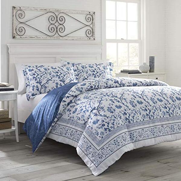 Découvrez notre avis sur la parure de lit bleu Charlotte de Laura Ashley : une harmonie de luxe et d'élégance pour sublimer votre chambre