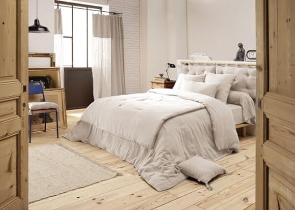 Découvrez notre avis détaillé sur la parure de lit Pepa 2 de Meubletmoi : design unique, confort exceptionnel, pourquoi elle pourrait être votre nouvelle favorite pour une chambre élégante et cosy