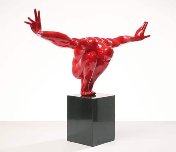 Explorez notre avis complet sur l'objet décoratif athlète Kare Design, une sculpture rouge/noir aux dimensions impressionnantes 52x75x23 cm. Un indispensable pour sublimer votre intérieur avec style et modernité.