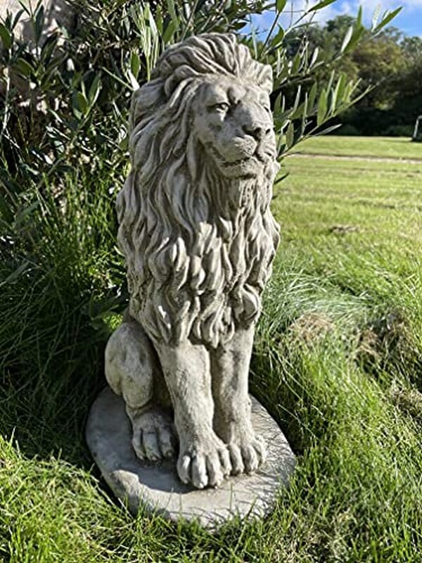Explorez notre avis complet sur la statue de lion droit en pierre reconstituée : caractéristiques, avis d'acheteurs et conseils pour embellir votre jardin ou entrée avec style