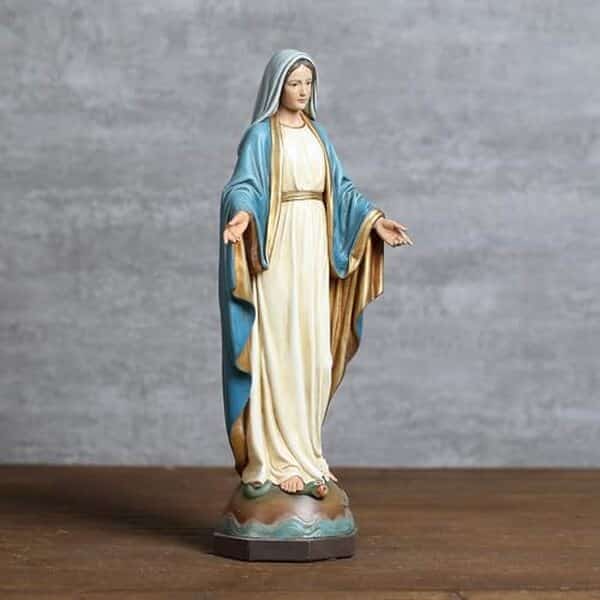 Découvrez notre avis détaillé sur la statuette Notre-Dame de grâce de Buildclassic : qualité, finitions et caractéristiques de cette figurine religieuse. 