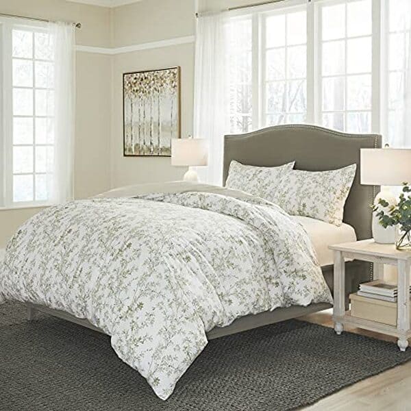 Découvrez notre avis détaillé sur la parure de lit réversible Laura Ashley Home Vert Lindy : qualité, confort et design. Conseils d'achat et caractéristiques principales. 