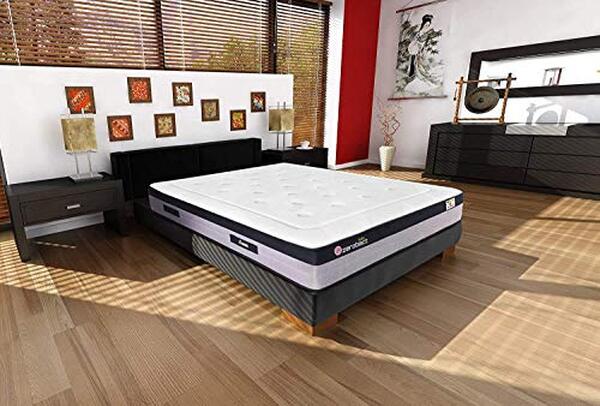 Découvrez notre test détaillé du matelas Matnature Zerobact : fermeté optimale, adaptabilité premium et technologie antibactérienne pour un sommeil de qualité.